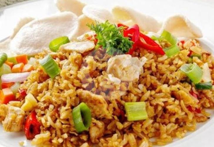 Rizqiana Jaya's Nasi Goreng: A Taste of Home in Cilacap's Heart